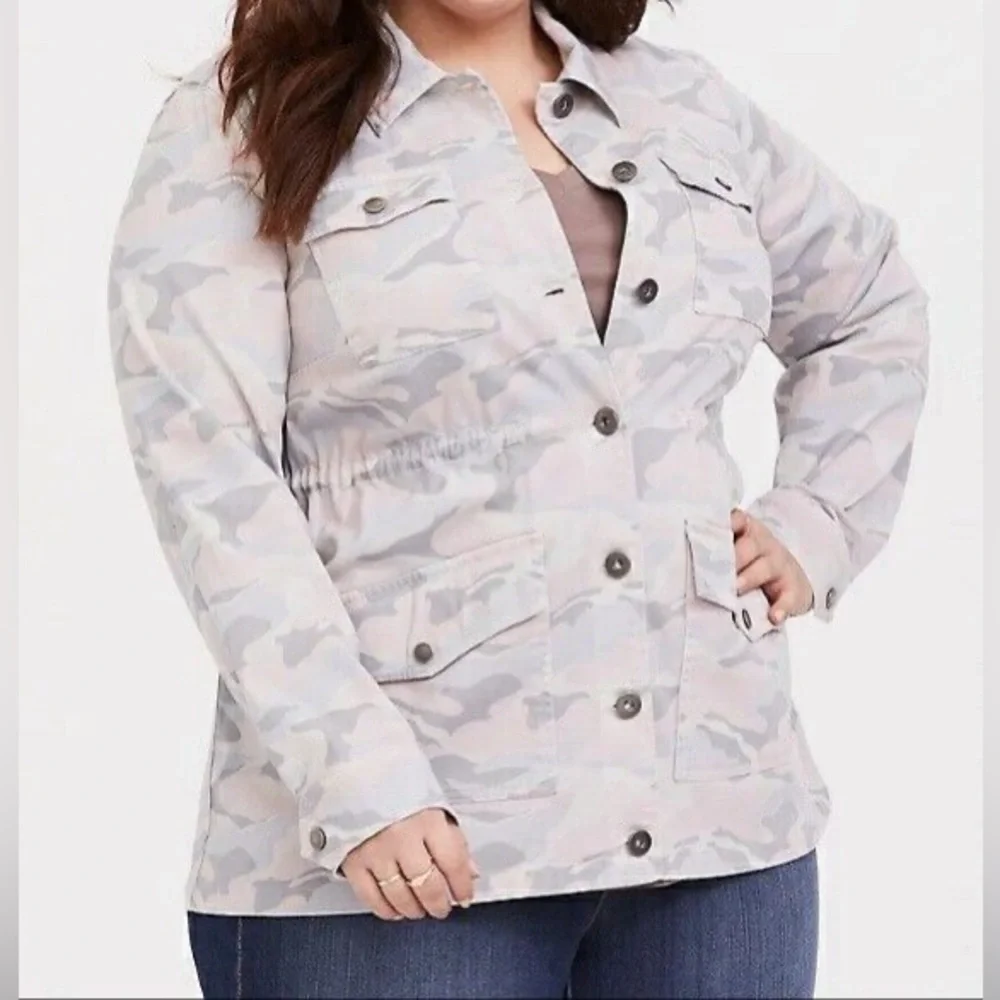 Torrid pink Camo jacket. - Picture 1 of 11